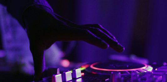 היתרונות בהזמנת תקליטן לאירועים